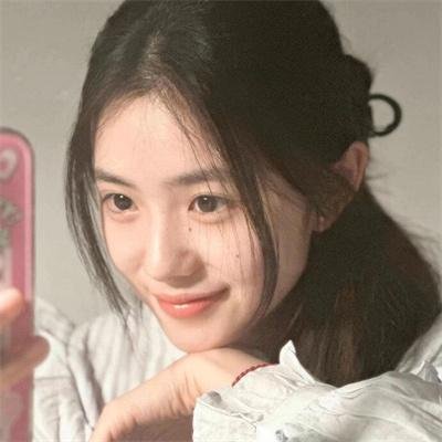 带剑女孩